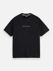 T-shirt noir avec logo sur la poitrine