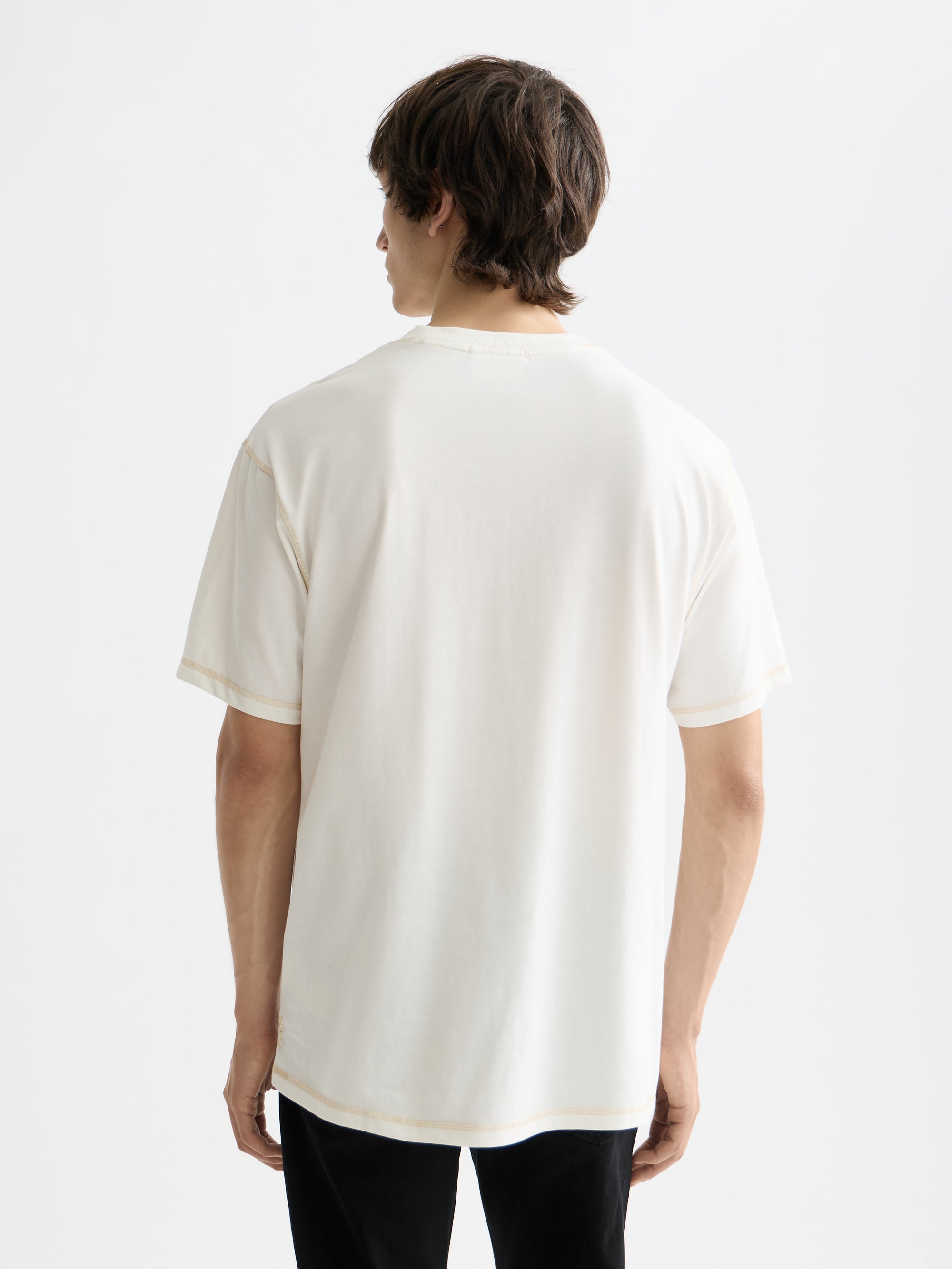 T-shirt à logo sur la poitrine - Blanc cassé