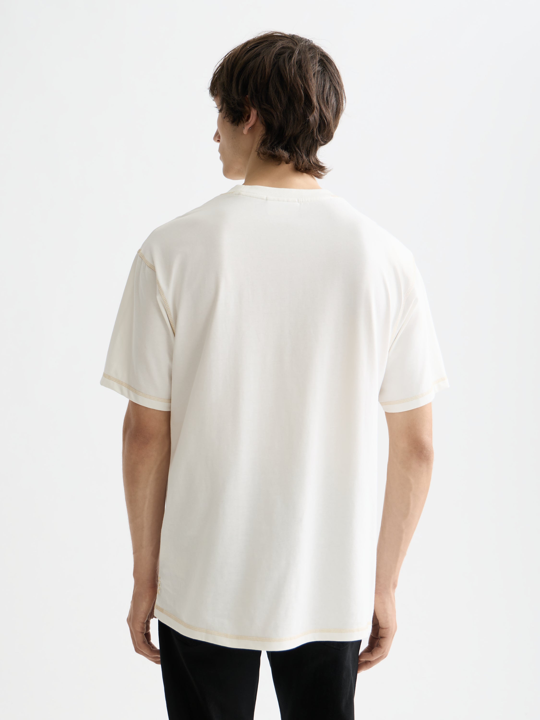T-shirt à logo sur la poitrine - Blanc cassé