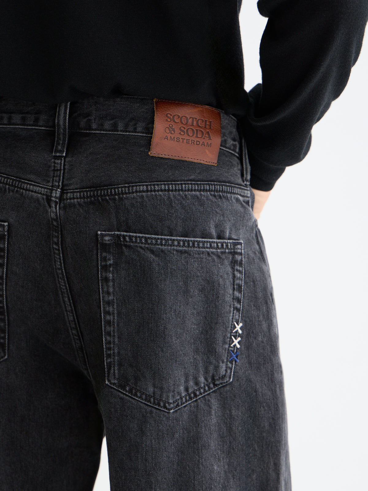 The Pitch Loose Jeans - Black-3