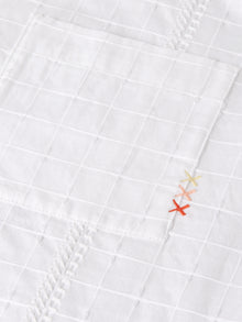 Chemise à manches courtes brodée, coupe décontractée et structurée - Blanc éclatant