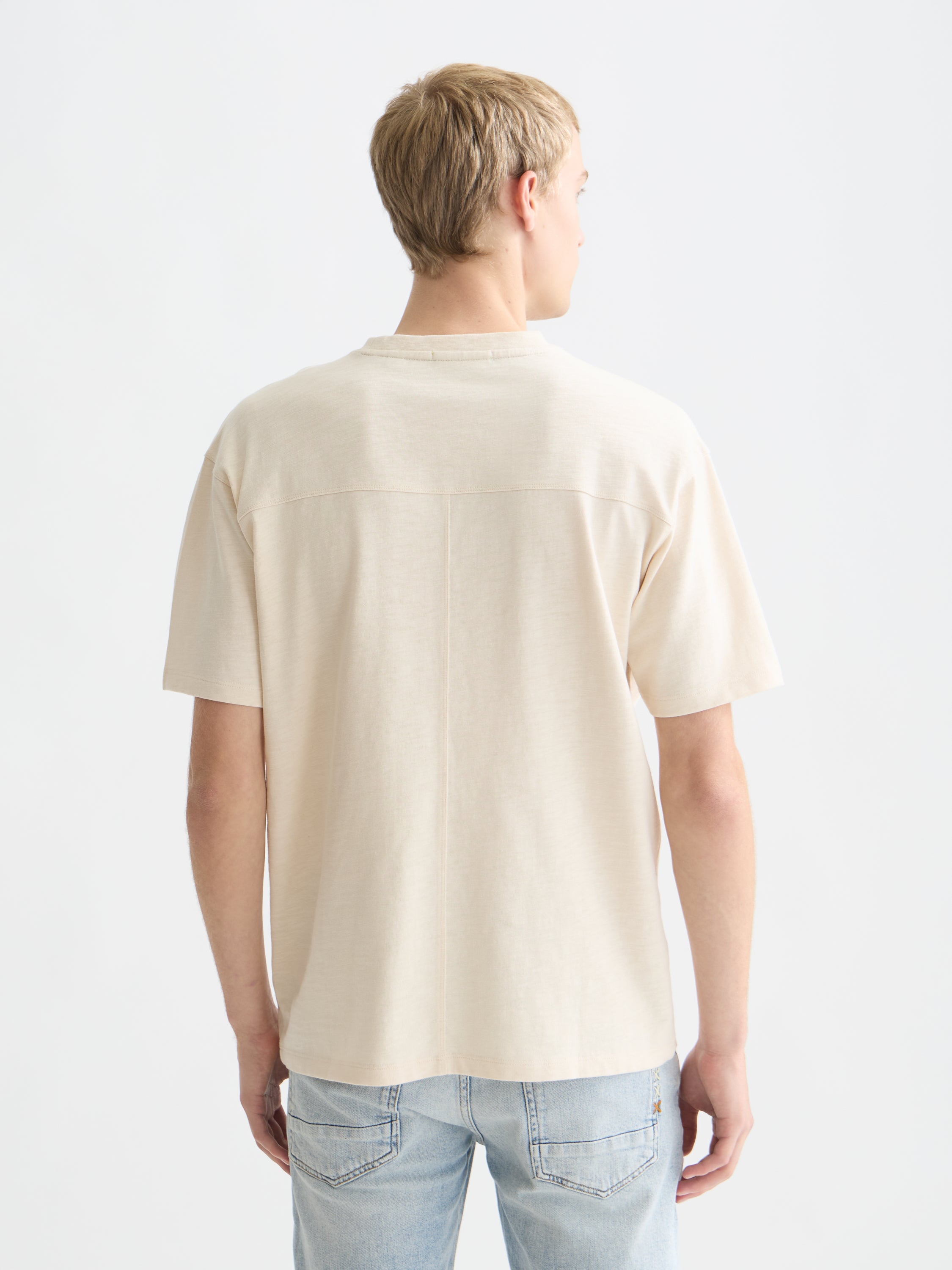 Slubyarn Chest Artwork Relaxed Fit T-Shirt - Eggnog