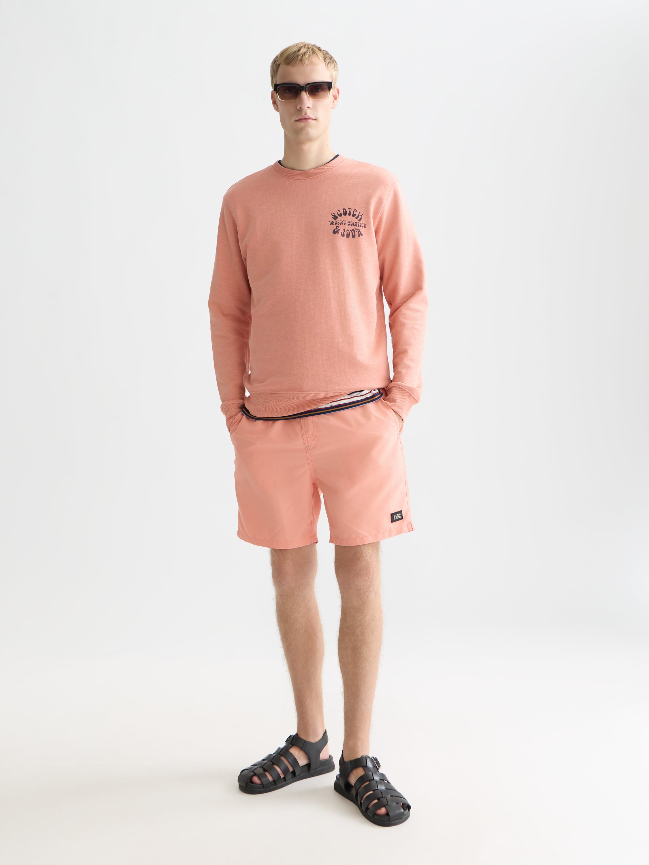 Sweat-shirt coupe classique avec logo sur la poitrine gauche - Argile Canyon