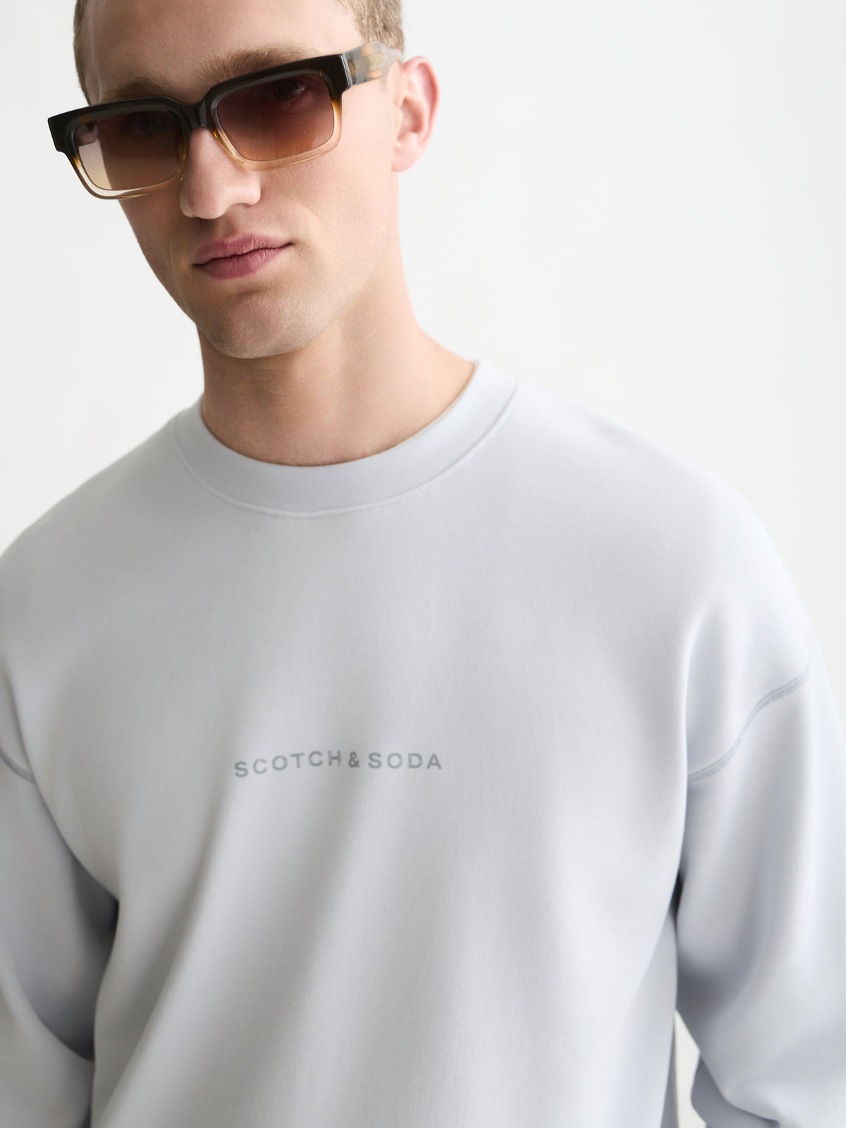Seasonal Core Front Chest Artwork Relaxed-Fit Sweatshirt - Grey Dawn