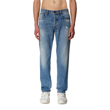 Light Blue D-Finitive Jeans