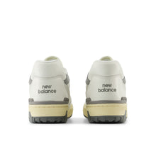 550 - White & Grey