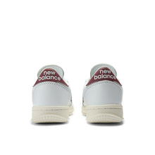 T500 - White and red