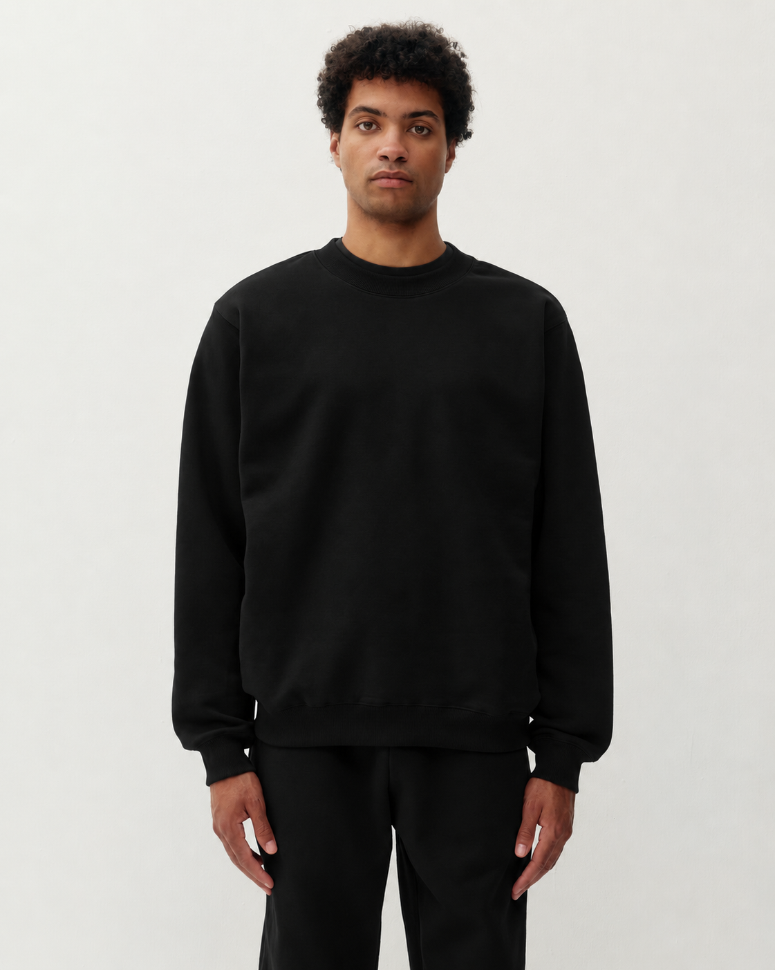 Essential Crew Sweatshirt - Black-1