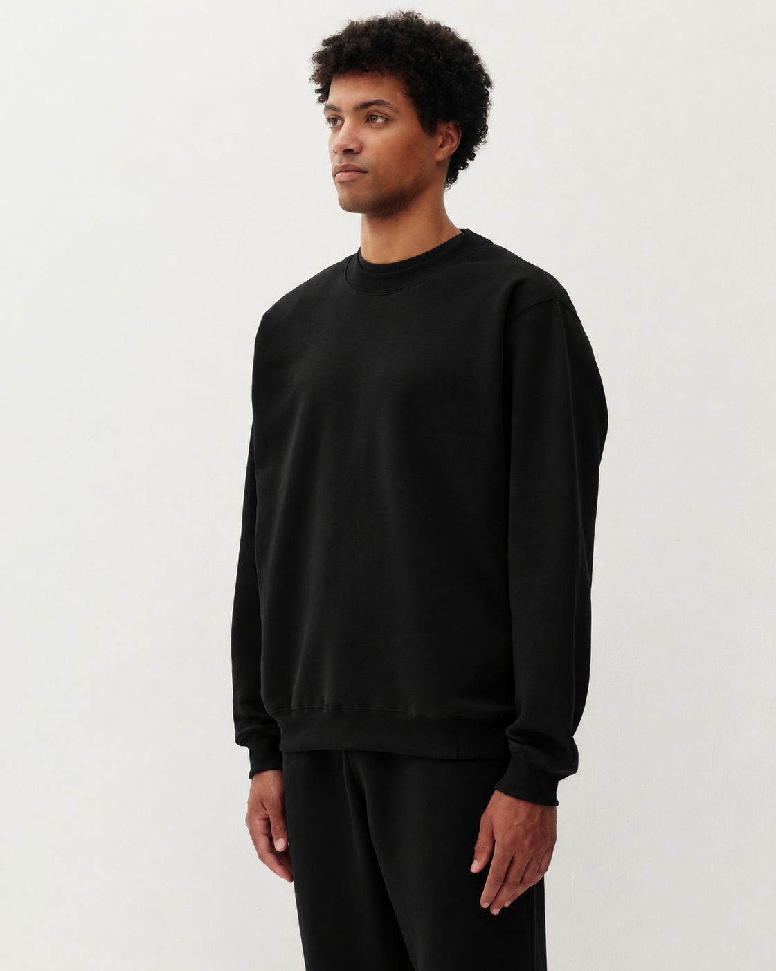 Essential Crew Sweatshirt - Black-2