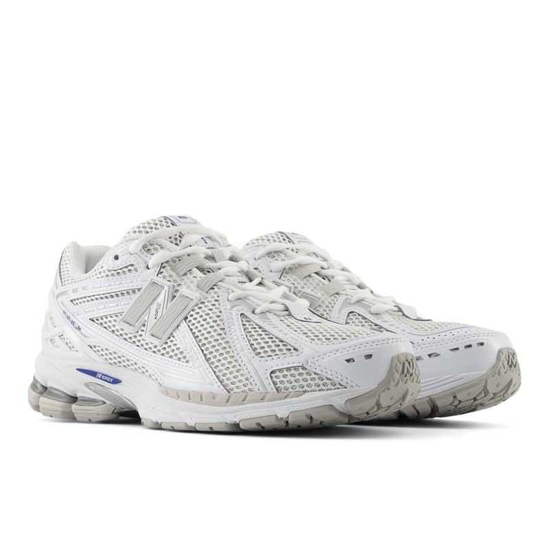 1906 - White And Silver Metallic