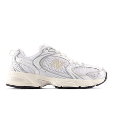 530 - Silver metallic with beige