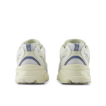 530 - Angora And Ice Blue