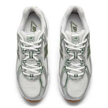 740 - Grey matter with green