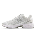 740 - White & Silver Metallic