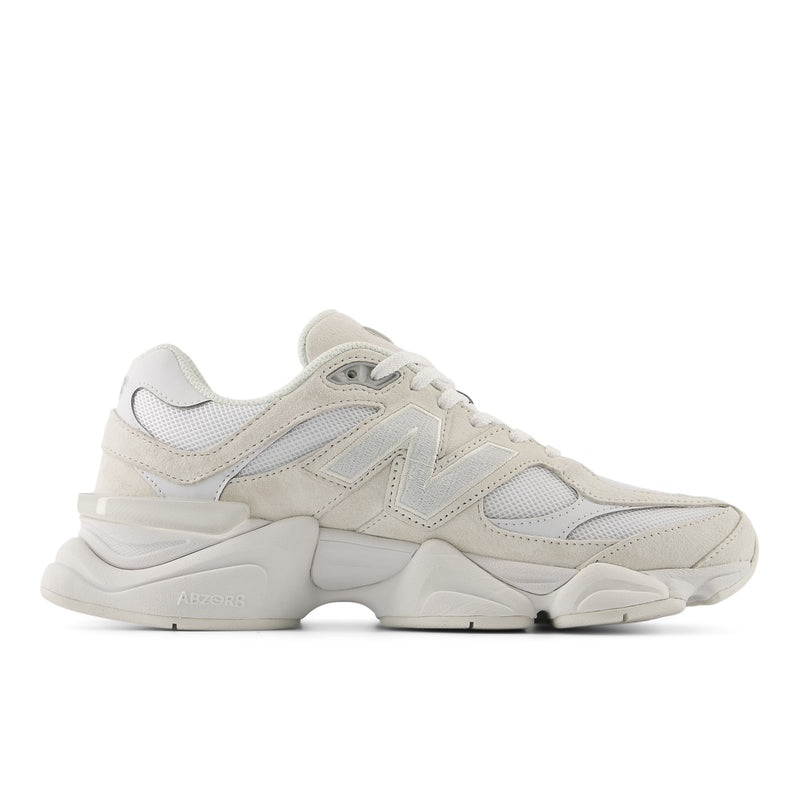 9060 - Triple White