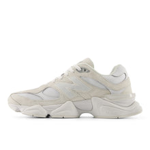 9060 - Triple White