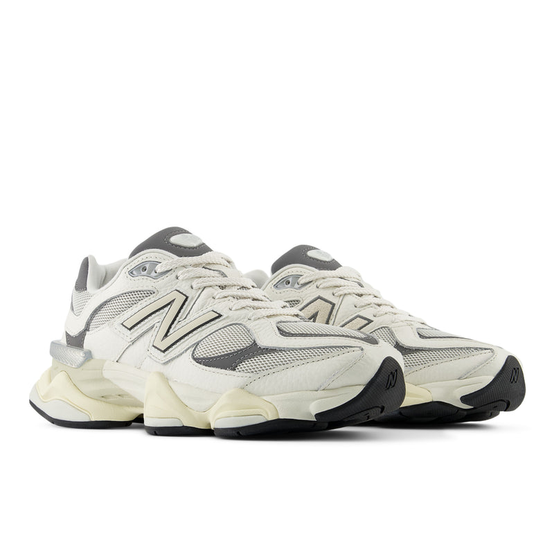 9060 - Sea Salt & Castlerock