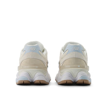 9060 - Bisque with frosted glass