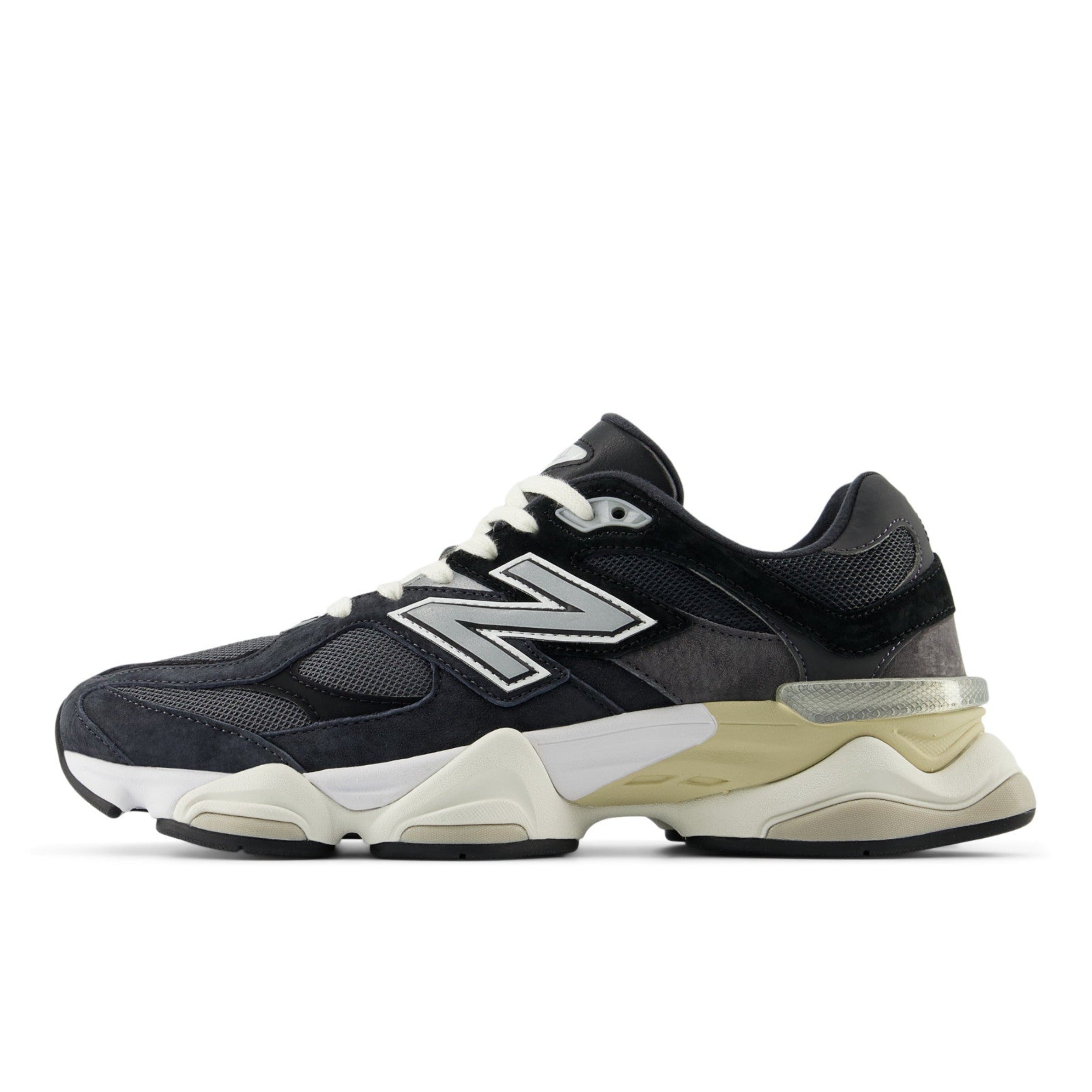 9060 - Black & White