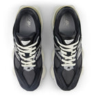 9060 - Black & White