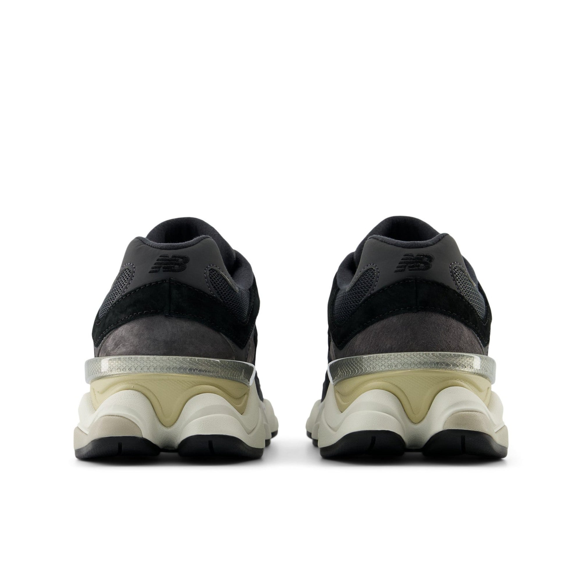 9060 - Black & White