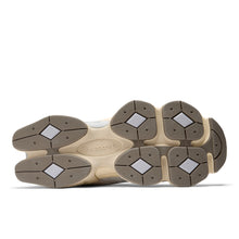 9060 - Pearl Grey