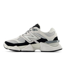 9060 - Grey and black