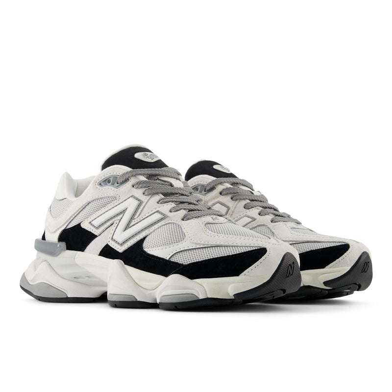 9060 - Grey and black