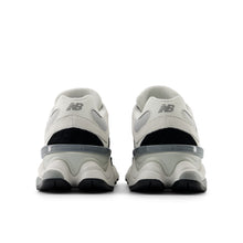 9060 - Grey and black