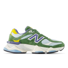 9060 - Dark alpine green
