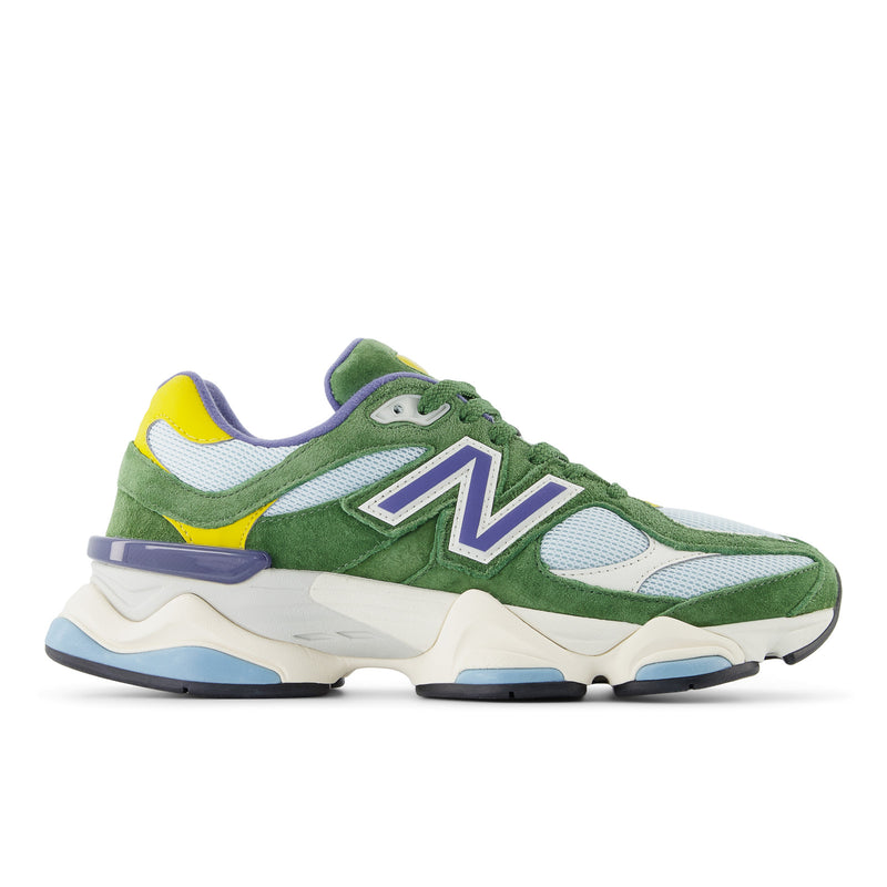 9060 - Dark alpine green