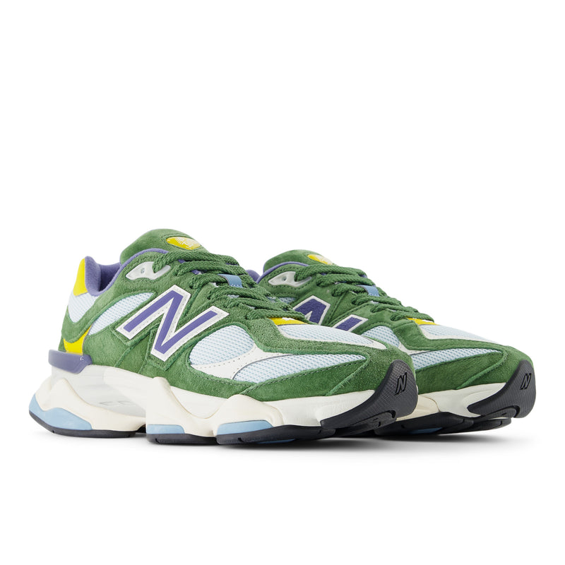 9060 - Dark alpine green
