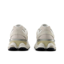 9060 - White