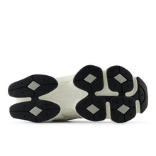 9060 - Sea Salt And Black