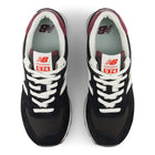 574 - Black And White