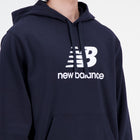 Sweat à capuche New Balance Black Essentials Stacked Logo en molleton français