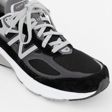 Made in USA 990v6 - Black