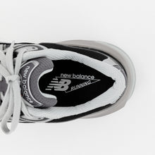 Made in USA 990v6 - Black