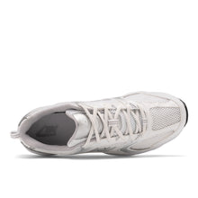 530 - White With Silver Metallic