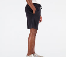 Short en molleton New Balance Black Essentials à logo superposé