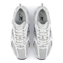 530 - White and Grey