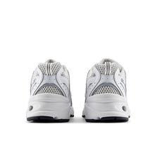 530 - White and Grey