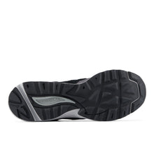 880 - Black