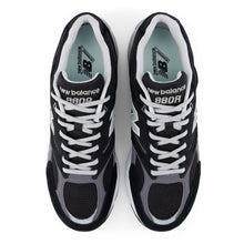 880 - Black
