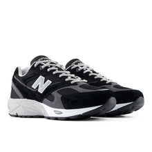 880 - Black