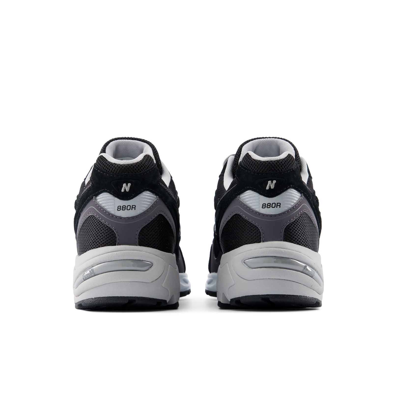 880 - Black