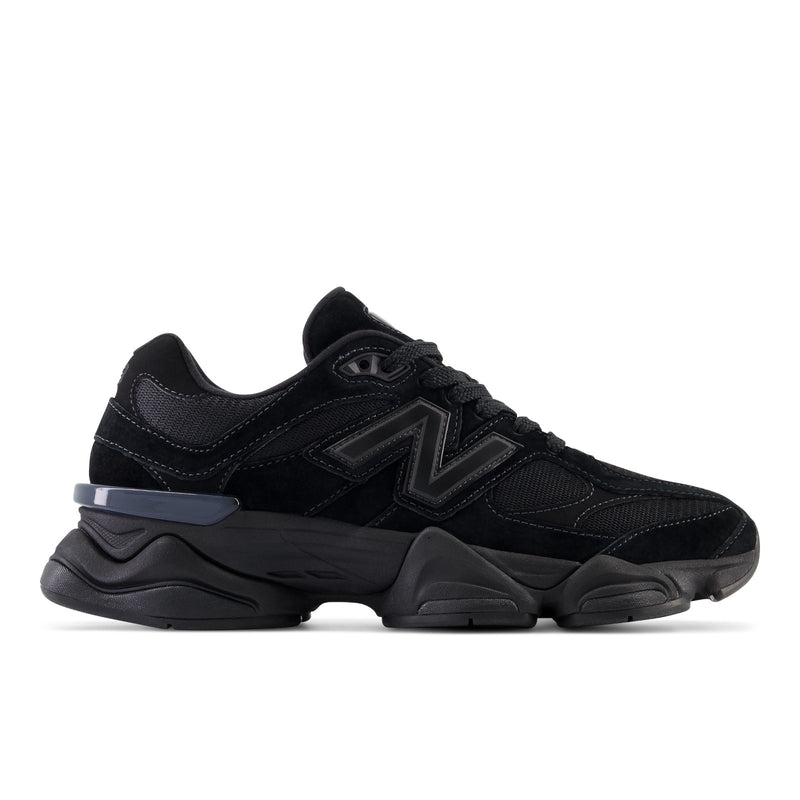 9060 - Black On Black